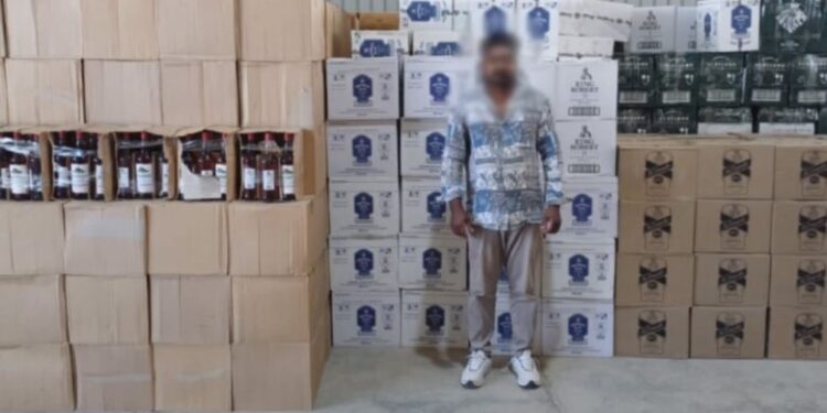 ضبط أكثر من 11 ألف زجاجة من المشروبات الكحولية في ولايتي بركاء و صحار