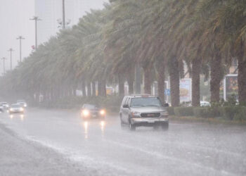 تقرير رقم “2” حول استمرار تأثر أجواء سلطنة عمان بإخدود من منخفض جوي