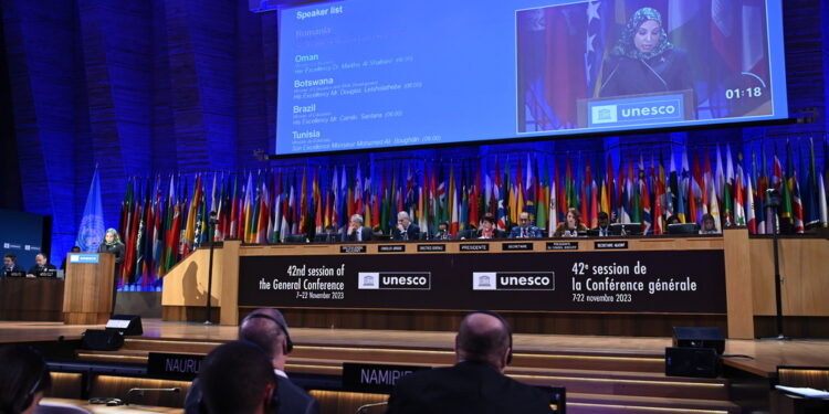 سلطنة عُمان تشارك في المؤتمر العام لمنظمة اليونسكو في دورته الـ42 1 سلطنة عُمان تشارك في المؤتمر العام لمنظمة اليونسكو في دورته الـ42
