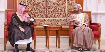 وزير الخارجية السعودي يصل إلى سلطنة عُمان