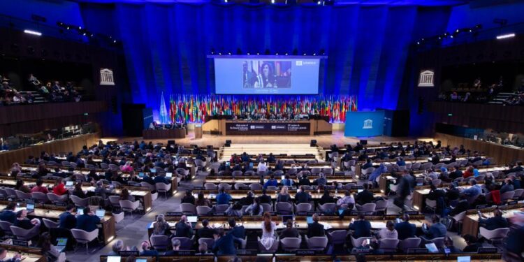 سلطنة عُمان‬⁩ تفوز بعضوية المجلس التنفيذي لليونسكو للفترة من 2023 إلى 2027م‏⁧‫