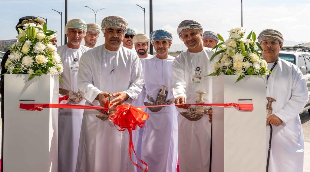 بنك مسقط يواصل تعزيز شبكة الفروع بانتقال فرع مركز البهجة إلى شارع الموج 1 بنك مسقط يواصل تعزيز شبكة الفروع بانتقال فرع مركز البهجة إلى شارع الموج