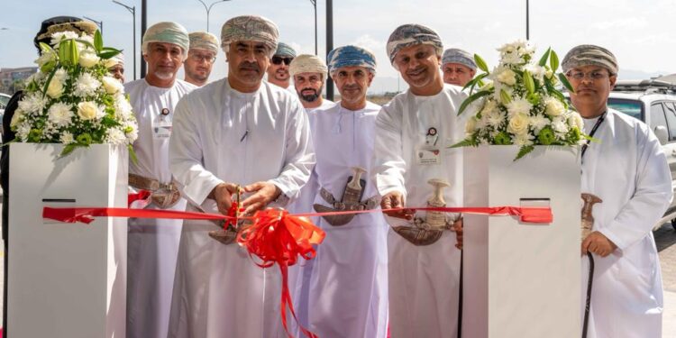 بنك مسقط يواصل تعزيز شبكة الفروع بانتقال فرع مركز البهجة إلى شارع الموج 1 بنك مسقط يواصل تعزيز شبكة الفروع بانتقال فرع مركز البهجة إلى شارع الموج