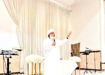 مدرسة الكفاءة للتعليم الأساسي تنظم ندوة بعنوان “لنغمرهم بالحب”