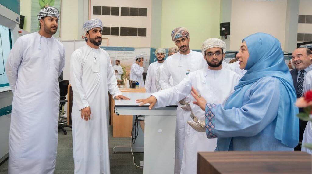  “وزيرة التعليم العالي “ ترعى فعالية يوم البحث العلمي بجامعة نزوى 