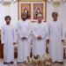 محافظ ظفار يلتقي برئيس وأعضاء لجنة الصحفيين بالمحافظة 8 محافظ ظفار يلتقي برئيس وأعضاء لجنة الصحفيين بالمحافظة