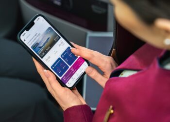 الخطوط الجوية القطرية ترتقي بخدمات أفراد طاقم الضيافة لديها ضمن خطتها للتحول الرقمي