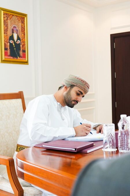 سمو السيد ذي يزن يوقّع اتفاقية إنشاء مبنى مجمع عُمان الثقافي 2 IMG 0603