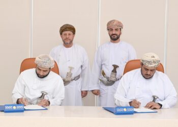وزارة الصحة وشركة أوميفكو توقعان على 3 اتفاقيات لتمويل مشروعات صحية