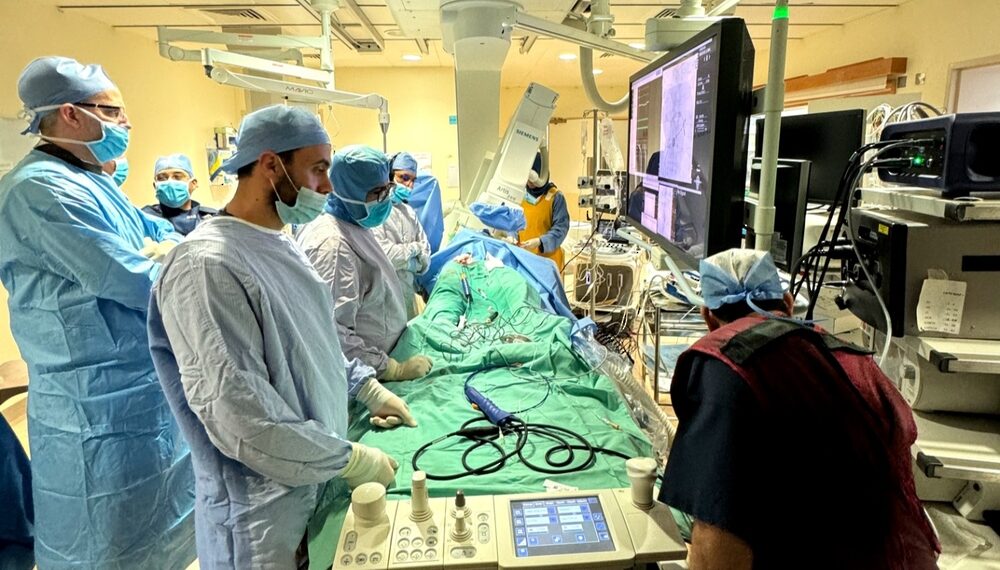 المستشفى السُّلطاني يُدشّن تقنية عالمية لعلاج اضطراب النبض الأذيني