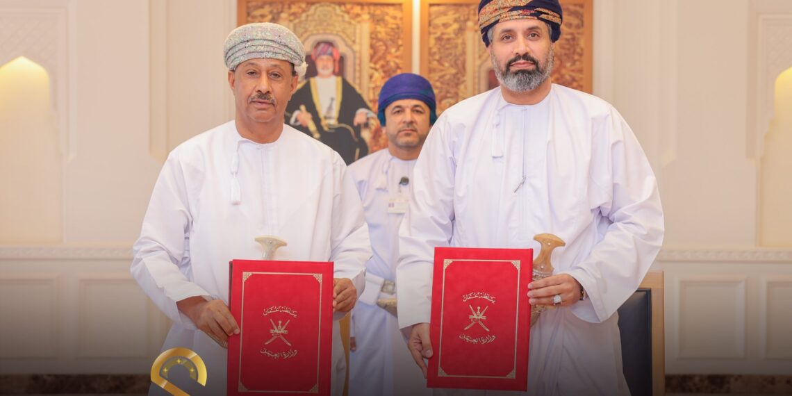 وزارة العمل و مؤسسة الأمن و السلامة توقعان اتفاقية لتدشين “وحدة التفتيش”