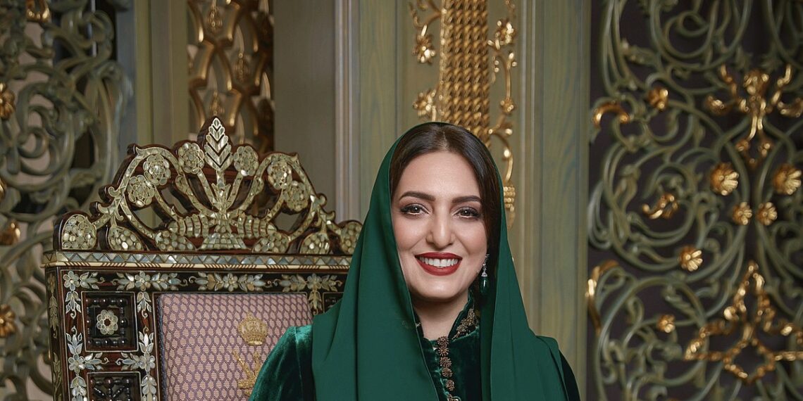 السيدة الجليلة تزور الكويت لتقديم التعازي في وفاة الشيخ نواف الأحمد 1 السيدة الجليلة تزور الكويت لتقديم التعازي في وفاة الشيخ نواف الأحمد