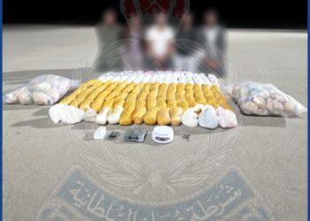 القبض على 5 أشخاص بحوزتهم 135 كيلوجرامًا من مخدر الكريستال