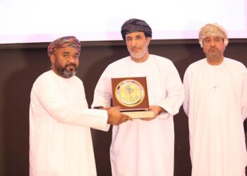 جمعية الصحفيين العمانية تنظم زيارة لميناء صحار والمنطقة الحرة بمحافظة شمال الباطنة.