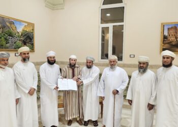 العمانية للعناية بالقرآن تقيم جلسة ختم القرآن الكريم برواية ورش عن نافع لمدير مركزها بولاية بوشر