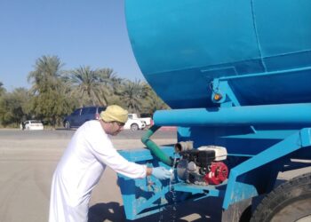 استمرار دائرة البلدية بالخابورة بسحب عينات المياه من المنشآت الغذائية بالولاية