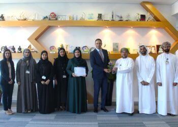 تتويج بنك مسقط بجائزتين لتميزه في مجال تحويل الأموال من بنك جي.بي مورجان