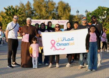 عمانتل شريك أساسي في دعم احتياجات الجمعية العمانية للسرطان