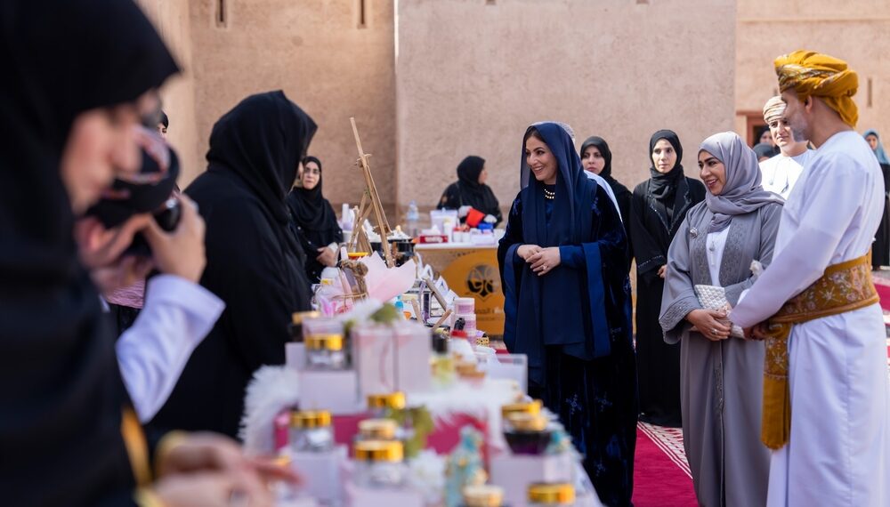 السّيدةُ الجليلةُ حرمُ جلالةِ السُّلطان المعظم تزور محافظة البريمي