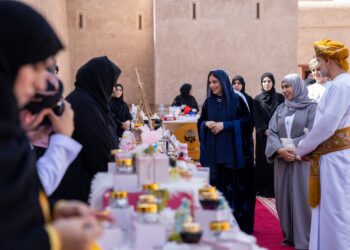 السّيدةُ الجليلةُ حرمُ جلالةِ السُّلطان المعظم تزور محافظة البريمي