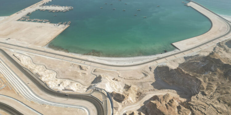 فبراير المُقبل.. الافتتاح الرسمي لميناء الصيد البحري متعدد الأغراض بالدقم