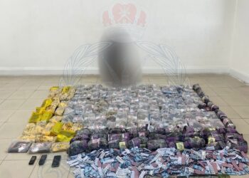 القبض على متسلل حاول تهريب 120قالبًا من مخدر الحشيش و 33 قالبًا من مخدر الكريستال في قريات