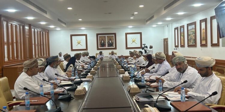 بلدي جنوب الباطنة يستعرض مشاريع الطرق والنقل البري والاستراتيجية اللوجستية 1 بلدي جنوب الباطنة يستعرض مشاريع الطرق والنقل البري والاستراتيجية اللوجستية