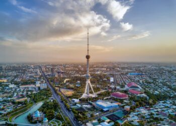 الخطوط الجوية القطرية تُدشِّن رحلاتها الصيفية إلى طشقند، في أوزبكستان 