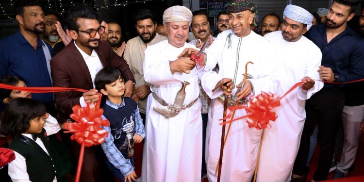 افتتاح مسقط سكاي لايتنج في روي