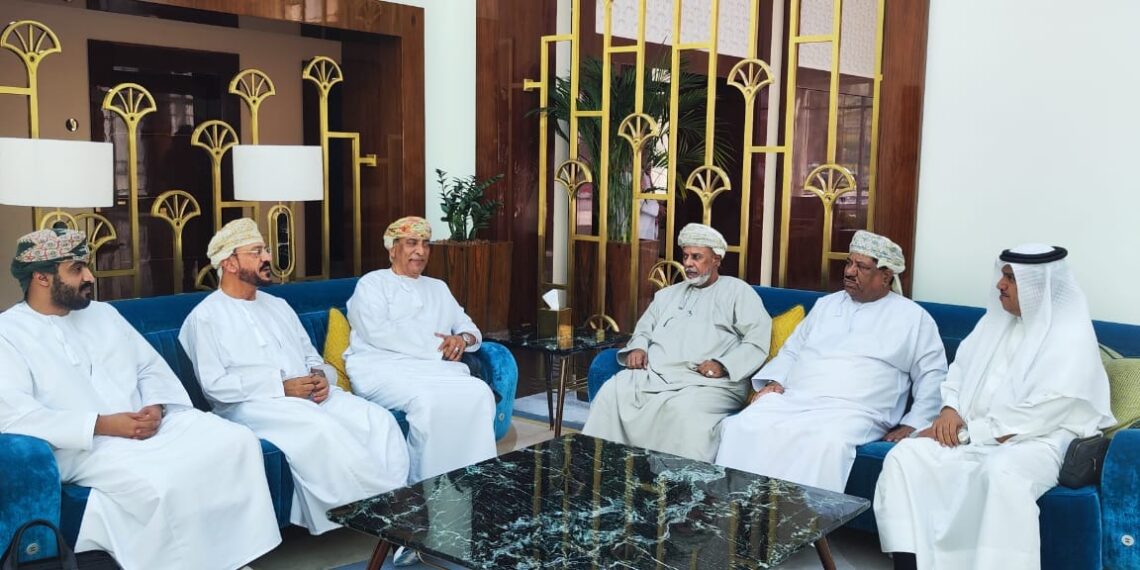 وفد من رجال الأعمال العمانيين يبدأ زيارته إلى مملكة البحرين 1 وفد من رجال الأعمال العمانيين يبدأ زيارته إلى مملكة البحرين