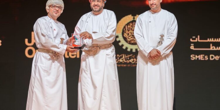 تتويج بنك مسقط كأفضل مؤسّسة تمويلية ضمن جائزة شمال الباطنة الأولى لريادة الأعمال