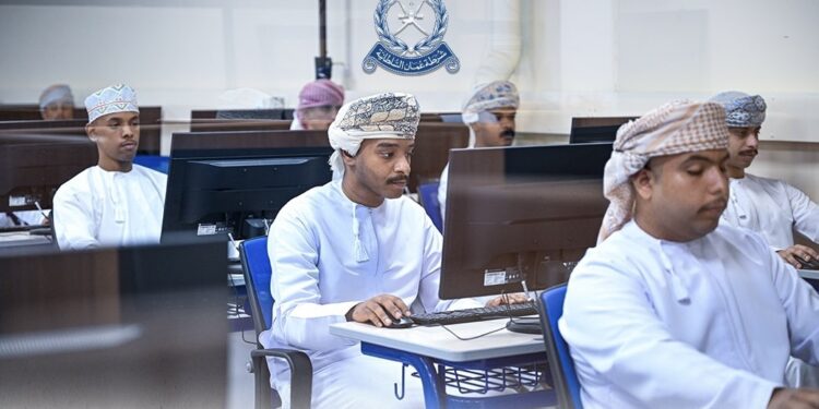 الشرطة تستقبل دفعة جديدة من المواطنين و المواطنات