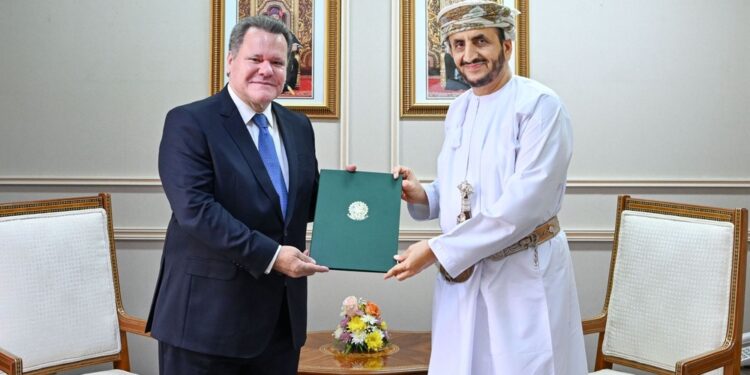 وكيل الخارجية للشؤون السياسية يتسلّم نسخا من أوراق اعتماد سفراء البرازيل وأوزبكستان وإيران