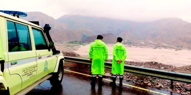 العثور على طفلين مفارقين للحياة جرفهما وادي بني غافر بالرستاق