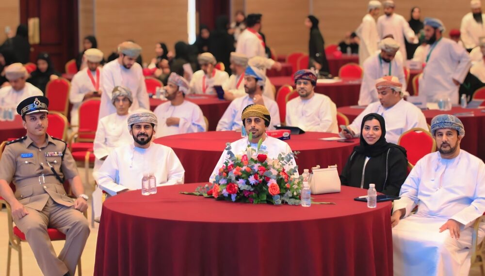 مناقشة التحديات والحلول التي تواجه رواد الأعمال في محافظة جنوب الباطنة