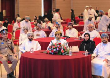 مناقشة التحديات والحلول التي تواجه رواد الأعمال في محافظة جنوب الباطنة