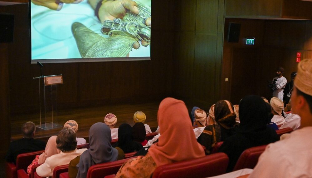 المتحف الوطني يدشن الفيلم الوثائقي “أكثر من معلم: قصة من عُمان”