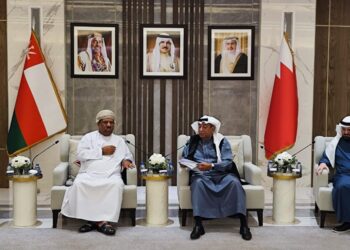وفد رجال الأعمال العُمانيين يلتقي برئيس غرفة تجارة وصناعة البحرين
