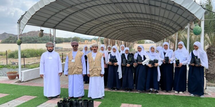 إدارة البيئة بمحافظة شمال الشرقية تنفذ حملة للتعريف بالمبادرة الوطنية والعناية بالشتلات