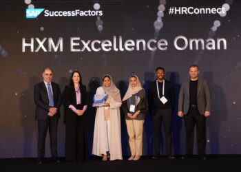 شركة ساب العالمية تمنح “أوكيو” جائزة التميُّز في تطبيقات إدارة رأس المال البشري في سلطنة عُمان لعام ٢٠٢٣م