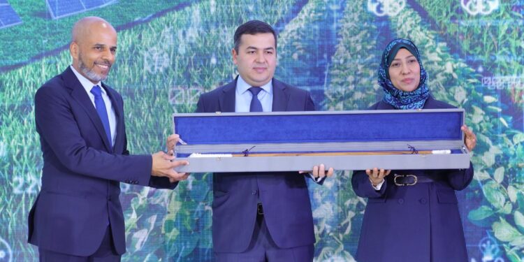 “أطياب الدولية” للخدمات تفتتح أول مختبر خارجي في أوزبكستان