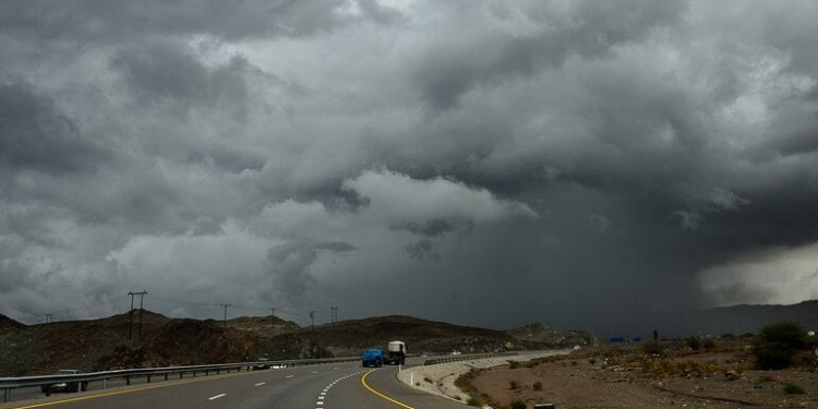 منخفضان جويان قادمان في طقس سلطنة عمان 1 منخفضان جويان قادمان في طقس سلطنة عمان