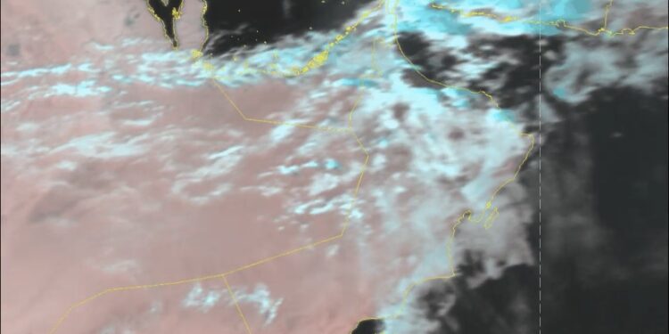 تدفق السحب الركامية على معظم المحافظات