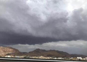 انتشار وامتداد السحب الركامية وهطول أمطار متفاوتة الغزارة على معظم المحافظات