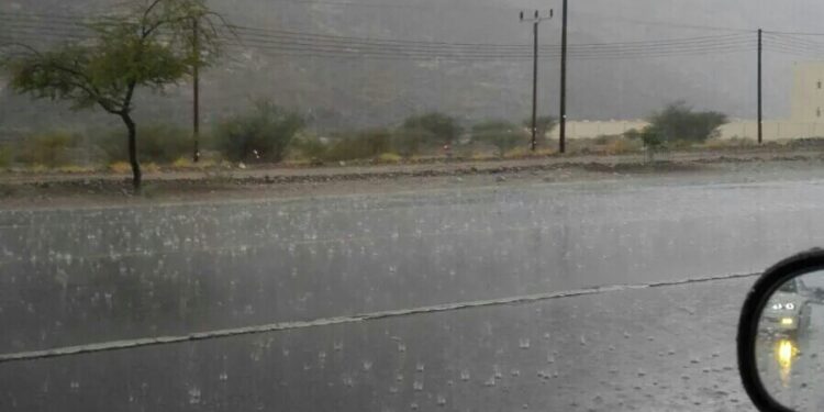 تعرّف على آخر مستجدات الحالة الجوية في سلطنة عمان 1 تعرّف على آخر مستجدات الحالة الجوية في سلطنة عمان