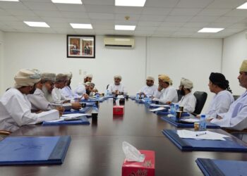 قطاع الإغاثة والإيواء بمحافظة جنوب الباطنة يُناقش مستجدات الحالة الجوية 