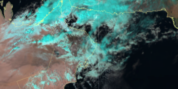 استمرار تدفق وتشكل السحب الركامية وهطول أمطار متفاوتة الغزارة على عدد من الولايات