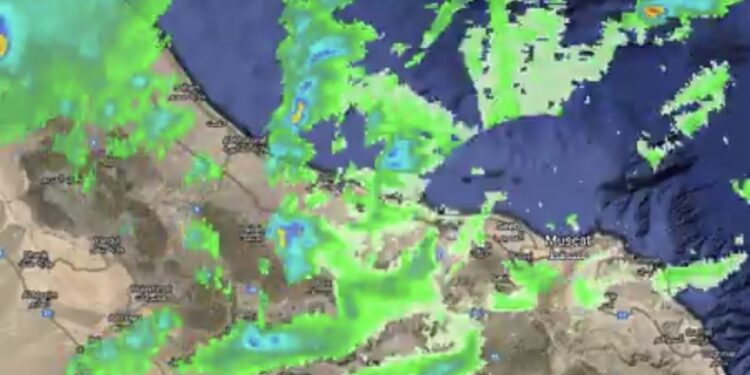 استمرار تدفق السحب الماطرة وهطول أمطار متفاوتة الغزارة