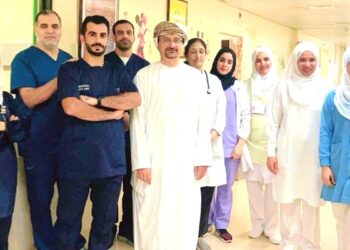 مستشفى الرستاق ينجح في تشخيص طفل مصاب بنزيف في أحد عروق جدار المعدة