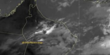 استمرار تدفق وتشكل السحب الركامية وهطول أمطار متفاوتة الغزارة على عدة ولايات
